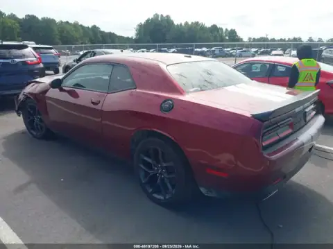 2C3CDZAG1MH676173 — 2021 Dodge Challenger, фото 3 з IAAI, Передня частина