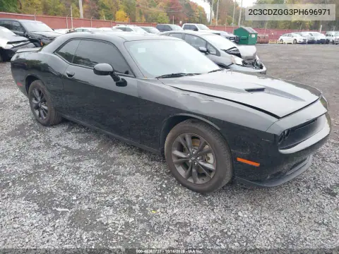 2C3CDZGG3PH696971 — 2023 Dodge Challenger, Lewy i prawy bok, zdjęć przed naprawą