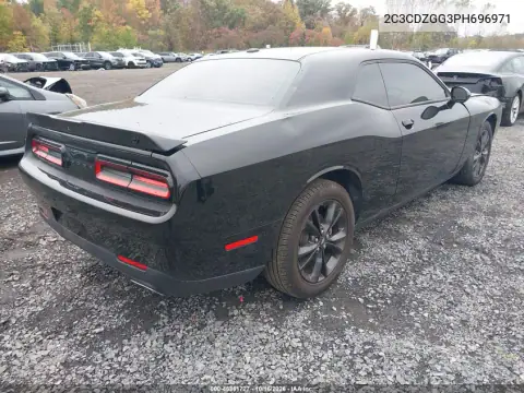 2C3CDZGG3PH696971 — 2023 Dodge Challenger, фото 5 з IAAI, Лівий і правий боки