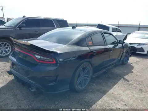 2C3CDXGJ1HH593095 — 2017 Dodge Charger, foto 4 de IAAI, Parte delantera