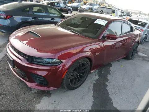 2C3CDXGJ5MH569330 — 2021 Dodge Charger, foto 2 de IAAI, Robo