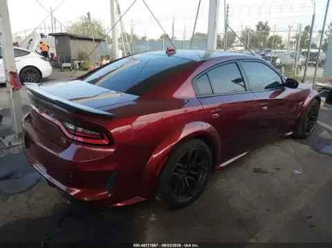 2C3CDXGJ5MH569330 — 2021 Dodge Charger, foto 4 de IAAI, Robo