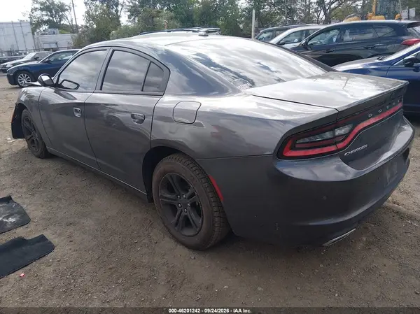 2C3CDXBG0MH624844 — 2021 Dodge Charger, foto 3 de IAAI, Parte delantera