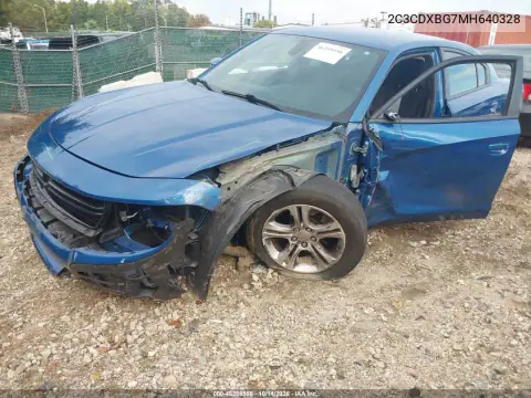 2C3CDXBG7MH640328 — 2021 Dodge Charger, фото 3 з IAAI, Передня й задня частини