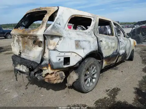 1C4SDJFT1HC611833 — 2017 Dodge Durango, photo 4 from IAAI, Complete burn