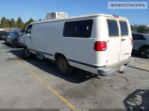 2B7KB31Z7YK137576 — 2000 Dodge RAM VAN, zdjęcie 4 z IAAI, Przód