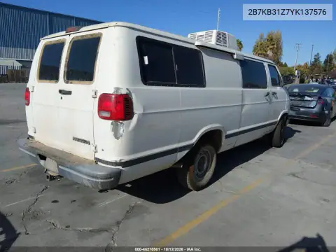 2B7KB31Z7YK137576 — 2000 Dodge RAM VAN, zdjęcie 5 z IAAI, Przód