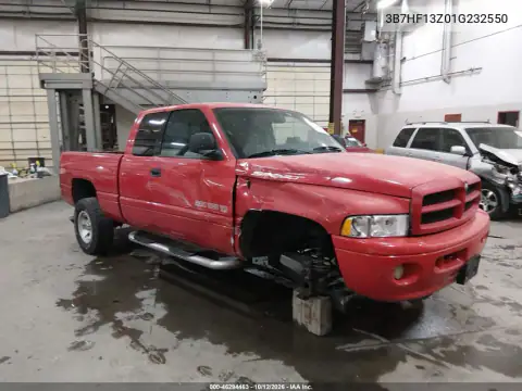3B7HF13Z01G232550 — 2001 Dodge RAM, Delantera derecha, fotos antes de reparar