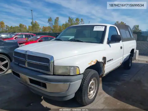 1B7HC16Y71S699534 — 2001 Dodge RAM, photo 2 from IAAI 20.10.2026, Normal wear