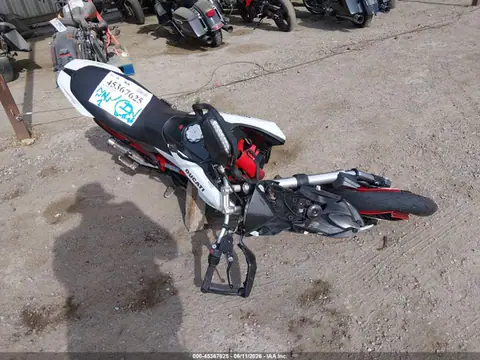 ZDM1YBJS7JB013444 — 2018 Ducati Hypermotard 939, Vuelco (Rollover), fotos antes de reparar