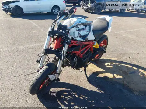 ML0MADBM8JT000785 — 2018 Ducati Monster, фото 2 з IAAI, Лівий і правий боки