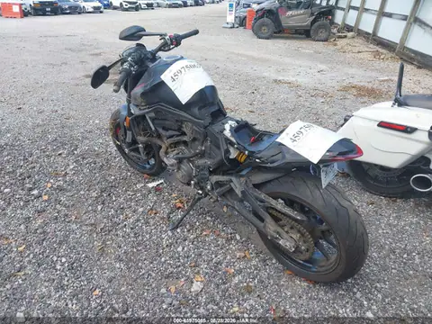 ZDMMAMDT7NB006291 — 2022 Ducati Monster, foto 3 de IAAI 27.10.2026, Parte delantera y trasera
