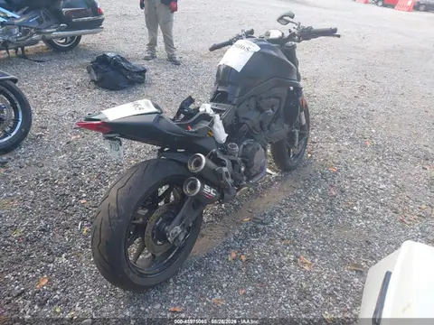 ZDMMAMDT7NB006291 — 2022 Ducati Monster, foto 4 de IAAI 27.10.2026, Parte delantera y trasera