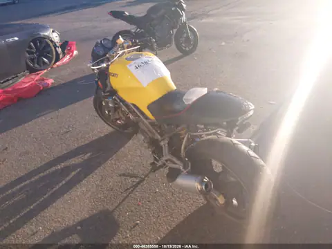 ZDM1RA4NX1B009966 — 2001 Ducati, zdjęcie 3 z IAAI 27.10.2026, Normalne zużycie