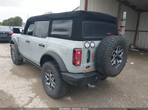 1FMEE5DP5MLB00946 — 2021 Ford Bronco, ფოტო 3, IAAI, დატბორვა