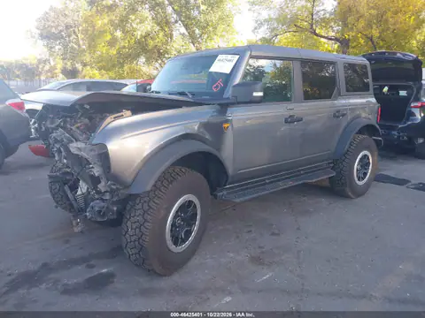 1FMEE5DP5NLB31096 — 2022 Ford Bronco, Lados izquierdo y derecho, fotos antes de reparar