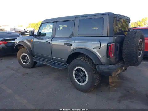 1FMEE5DP5NLB31096 — 2022 Ford Bronco, photo 4 from IAAI, Left and right sides