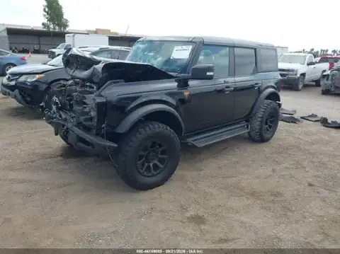 1FMEE5DPXPLA88507 — 2023 Ford Bronco, zdjęcie 2 z IAAI, Przód