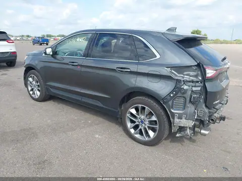 2FMPK4K8XHBC49379 — 2017 Ford Edge Titanium, photo 3 from IAAI 19.10.2026, Front and rear