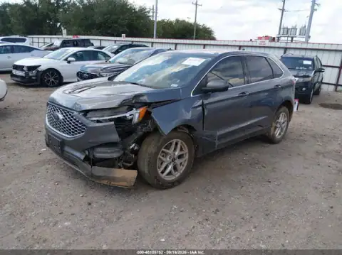 2FMPK4J98RBA26043 — 2024 Ford EDGE, фото 2 с аукциона IAAI, правый бок