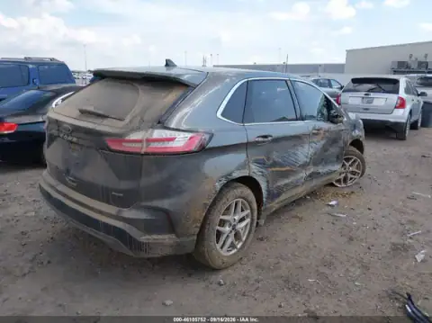 2FMPK4J98RBA26043 — 2024 Ford EDGE, фото 4 с аукциона IAAI, правый бок