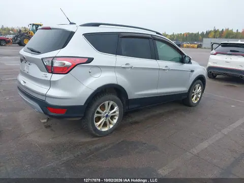 2017 Ford ESCAPE SE VIN 1FMCU9GD0HUE98859 фото 4
