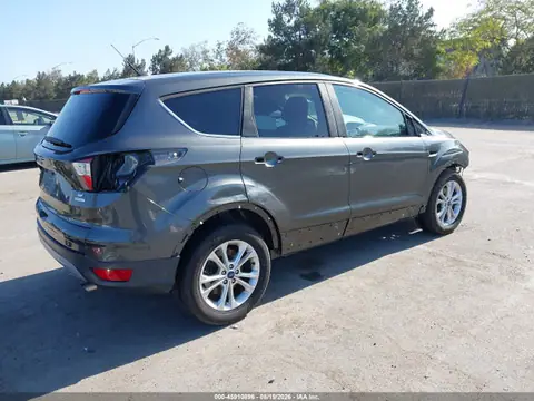 1FMCU0GD1HUE96761 — 2017 Ford Escape SE, zdjęcie 4 z IAAI 26.10.2026, Przód