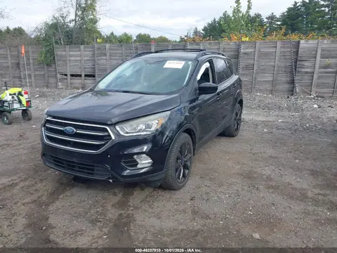 1FMCU9GD5HUD90320 — 2017 Ford Escape SE, photo 2 from IAAI 23.10.2026, Right side