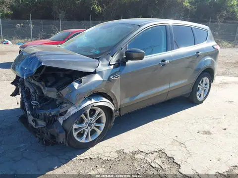 1FMCU0GD3HUE03657 — 2017 Ford Escape SE, photo 2 from IAAI 30.10.2026, Front end