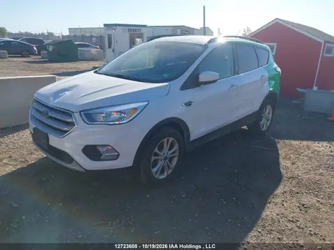 1FMCU9GD5JUD09063 — 2018 Ford Escape SE, ფოტო 2, IAAI 28.10.2026, წინა ნაწილი