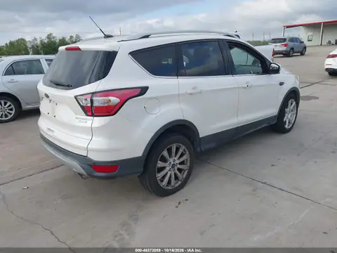 1FMCU0JD3HUE93465 — 2017 Ford Escape Titanium, ფოტო 4, IAAI 23.10.2026, ბუნებრივი ცვეთა