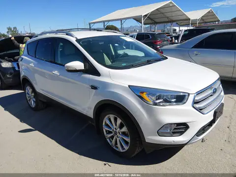 1FMCU0JD6HUD20555 — 2017 Ford Escape Titanium, ბუნებრივი ცვეთა (Normal Wear & Tear), ფოტოები შეკეთებამდე