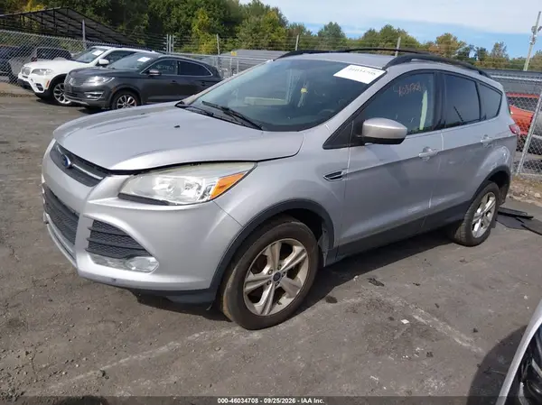1FMCU9GX3GUC33104 — 2016 Ford Escape, photo 2 from IAAI, Front and rear