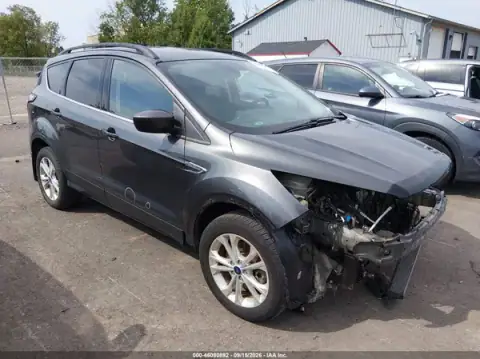 1FMCU9GD8HUD06586 — 2017 Ford Escape, ПЕРЕДНЯЯ ЧАСТЬ (Front End), фото до ремонта