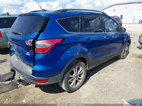 1FMCU0GD7HUD08065 — 2017 Ford Escape, foto 4 de IAAI, Parte trasera