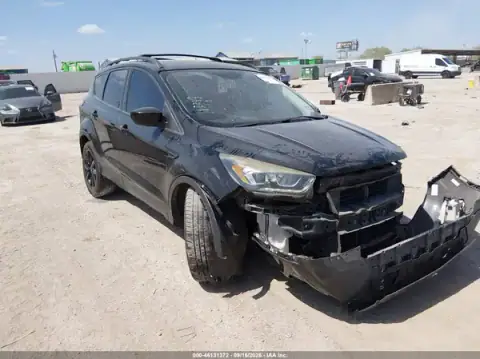 1FMCU0GD7HUA93545 Ford Escape 2017 — Front end damage, before-repair photo