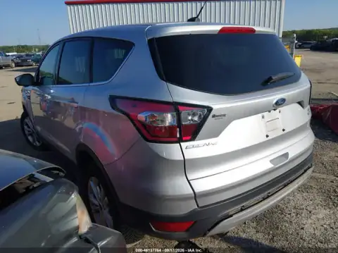 1FMCU0GD5HUE70065 — 2017 Ford Escape, фото 3 з IAAI, Передня частина