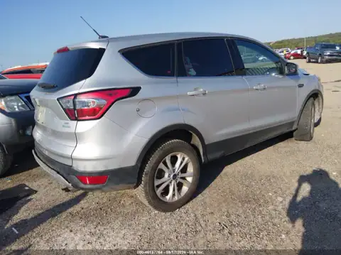 1FMCU0GD5HUE70065 — 2017 Ford Escape, фото 4 з IAAI, Передня частина