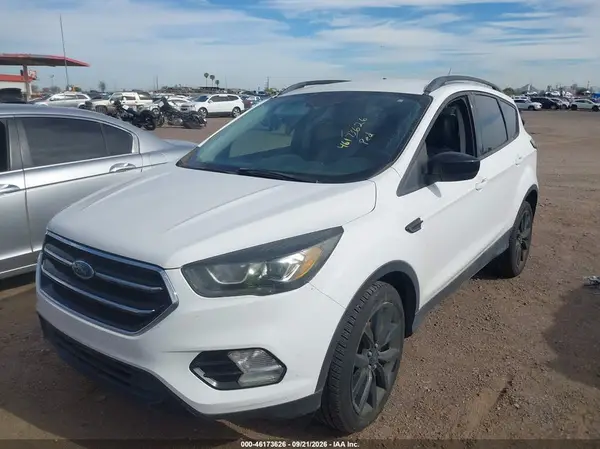 1FMCU0GD7HUE92732 — 2017 Ford Escape, фото 2 с аукциона IAAI 13.10.2026, Естественный износ