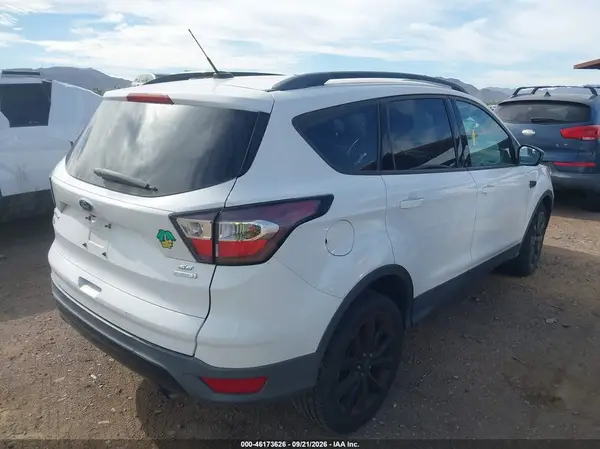 1FMCU0GD7HUE92732 — 2017 Ford Escape, фото 4 с аукциона IAAI 13.10.2026, Естественный износ