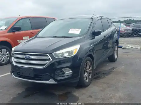 1FMCU0GD4HUA76461 — 2017 Ford Escape, photo 2 from IAAI, Right front