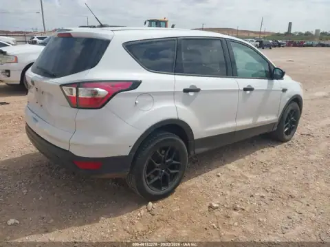 1FMCU0F75HUE94555 — 2017 Ford Escape, ფოტო 4, IAAI, მარცხენა მხარე