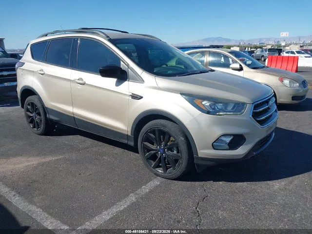 2017 Ford ESCAPE SE VIN 1FMCU0GD3HUB44670 фото 1
