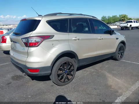 2017 Ford ESCAPE SE VIN 1FMCU0GD3HUB44670 фото 4