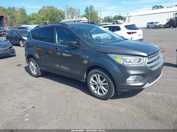 1FMCU9GD4HUD72049 Ford Escape 2017 — повреждение Естественный износ, фото до ремонта