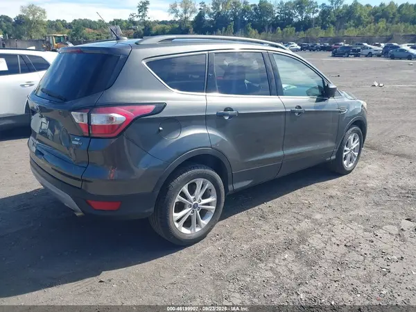 1FMCU9GD4HUD72049 — 2017 Ford Escape, фото 4 с аукциона IAAI 13.10.2026, Естественный износ