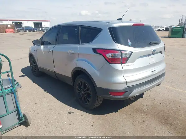 1FMCU0GD9HUE37800 — 2017 Ford Escape, photo 3 from IAAI, Front end