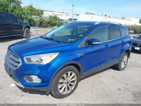 1FMCU9JD5HUB33408 — 2017 Ford Escape, zdjęcie 2 z IAAI, Prawy bok