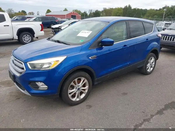 1FMCU9GD7HUD25226 — 2017 Ford Escape, photo 2 from IAAI 07.10.2026, Normal wear