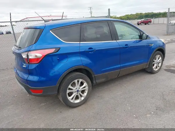 1FMCU9GD7HUD25226 — 2017 Ford Escape, photo 4 from IAAI 07.10.2026, Normal wear